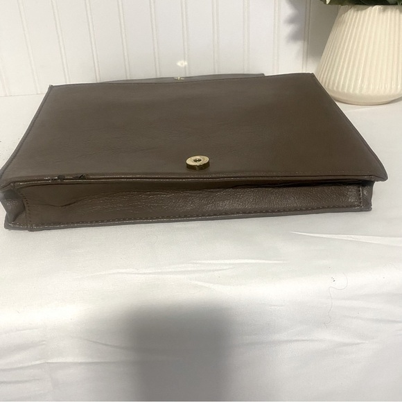 New York & Co Faux Leather Large Brown Clutch, Credit Card Slots & Can Hold IPad - Picture 12 of 12